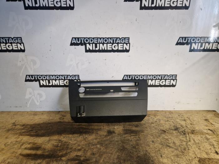 Gebrauchte Radioblende BMW 3 serie (E90) 318i 16V Preis auf Anfrage angeboten von Autodemontage Nijmegen