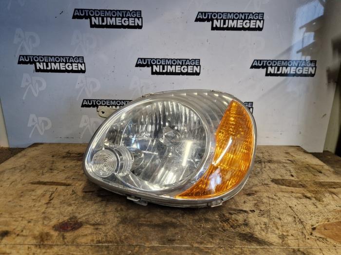Używane Reflektor lewy Hyundai Atos 1.0 12V Cena na żądanie oferowane przez Autodemontage Nijmegen