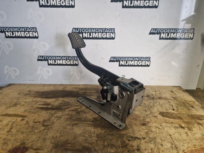 Używane Pedal sprzegla Hyundai i20 (GBB) 1.2i 16V Cena na żądanie oferowane przez Autodemontage Nijmegen