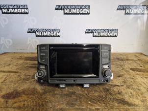 Usados Reproductor de CD y radio Volkswagen Polo V (6R) 1.0 12V BlueMotion Technology Precio de solicitud ofrecido por Autodemontage Nijmegen