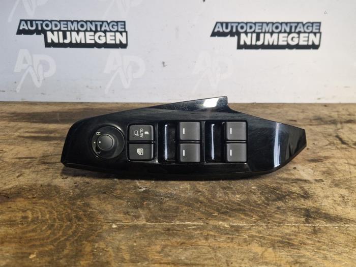 Usados Interruptor de ventanilla eléctrica Mazda 3 (BM/BN) 2.0 SkyActiv-G 120 16V Precio de solicitud ofrecido por Autodemontage Nijmegen