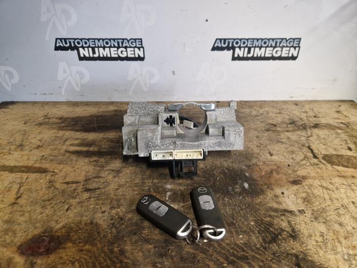 Used Ignition lock + computer Mazda 3 (BM/BN) 2.0 SkyActiv-G 120 16V Price on request offered by Autodemontage Nijmegen