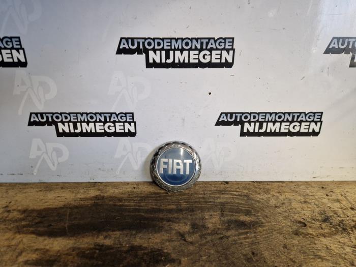 Używane Emblemat Fiat Panda (169) 1.2 Fire Cena na żądanie oferowane przez Autodemontage Nijmegen