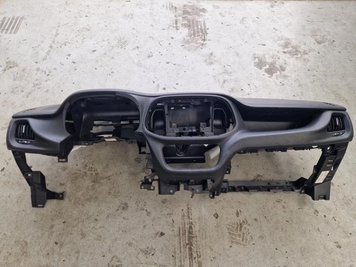 Usados Salpicadero Fiat Doblo Cargo (263) 1.6 D Multijet Precio de solicitud ofrecido por Autodemontage Nijmegen