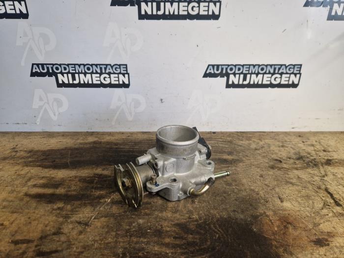 Usagé Boitier papillon Mazda Demio (DW) 1.5 16V Prix sur demande proposé par Autodemontage Nijmegen