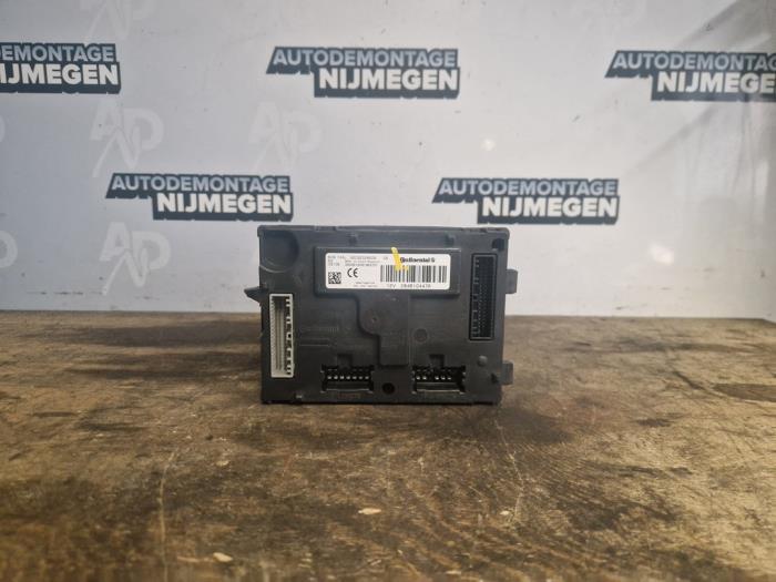 Body control computer Dacia Sandero II, 2012 0.9 TCE 12V, Hatchback, Petrol, 898cc, 66kW (90pk), FWD, H4B400; H4BA4; H4B410; H4B408; H4BB4; H4B411; H4B412, 2012-10 (Used)