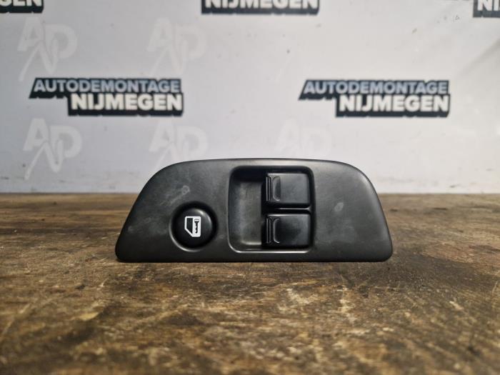 Usados Interruptor de ventanilla eléctrica Suzuki New Ignis (MH) 1.5 16V Precio de solicitud ofrecido por Autodemontage Nijmegen