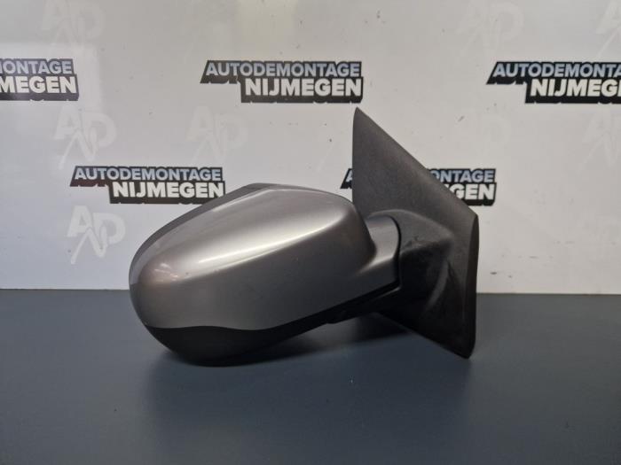 Gebrauchte Scheinwerfer links Peugeot 107 1.0 12V Preis auf Anfrage angeboten von Autodemontage Nijmegen