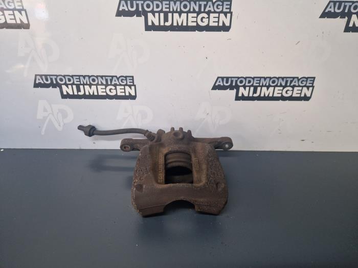 Gebrauchte Bremszange rechts vorne Opel Vivaro 1.6 CDTI 95 Euro 6 Preis auf Anfrage angeboten von Autodemontage Nijmegen