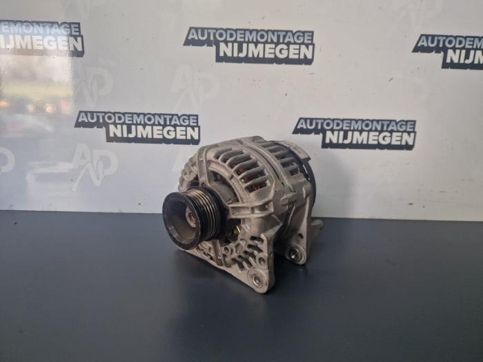 Begagnade Dynamo Seat Leon (1M1) 1.6 16V Pris på förfrågan erbjuds av Autodemontage Nijmegen