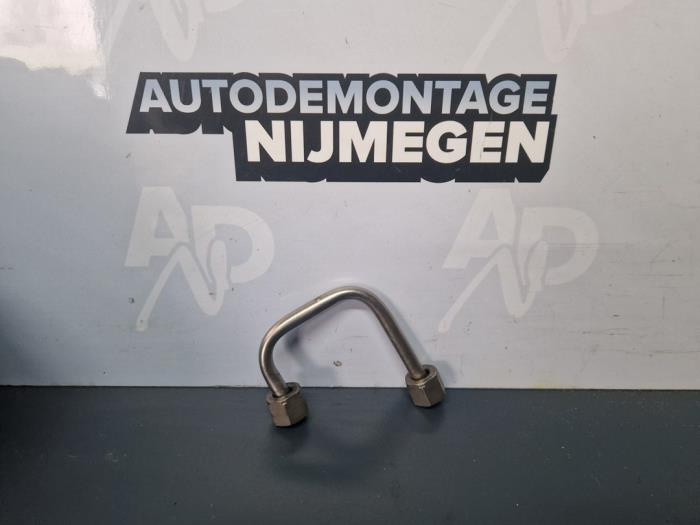 Używane Przewód paliwowy Volkswagen Golf Plus (5M1/1KP) 1.2 TSI Cena na żądanie oferowane przez Autodemontage Nijmegen