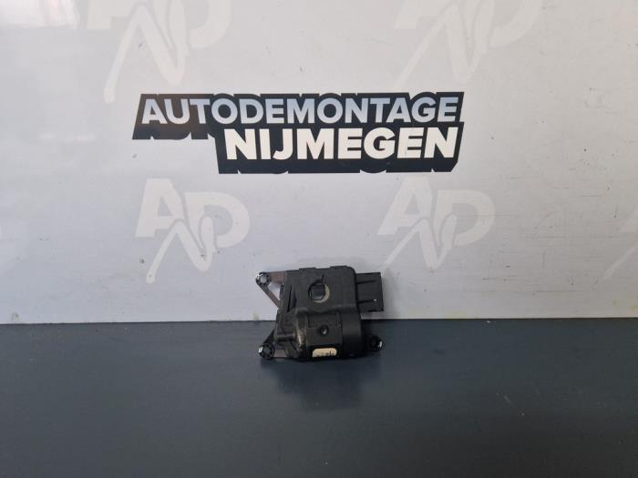 Używane Silnik dachu cabrio Volkswagen New Beetle (1Y7) 2.0 Cena na żądanie oferowane przez Autodemontage Nijmegen