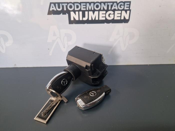 Używane Stacyjka + Kluczyk Mercedes B (W246/W242) 1.5 B-180 CDI,d 16V Cena na żądanie oferowane przez Autodemontage Nijmegen