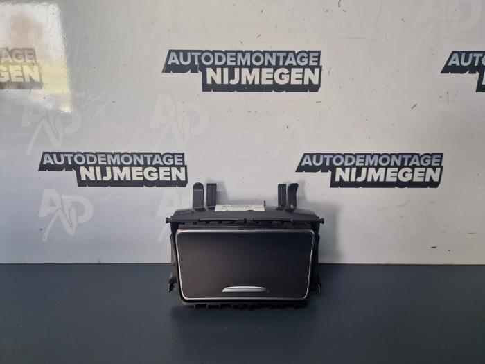 Begagnade Askkopp, fram Mercedes B (W246/W242) 1.5 B-180 CDI,d 16V Pris på förfrågan erbjuds av Autodemontage Nijmegen