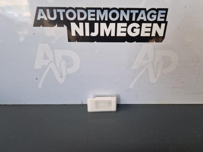 Begagnade Innerbelysning BMW 3 serie Touring (G21) 320d xDrive 2.0 TwinPower Turbo 16V Hybrid Pris på förfrågan erbjuds av Autodemontage Nijmegen