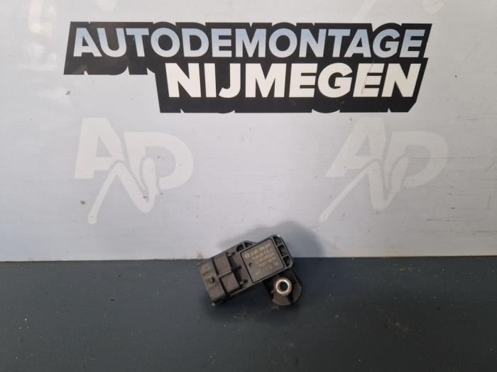 Begagnade Luftflödesmätare Renault Clio IV Estate/Grandtour (7R) 0.9 Energy TCE 90 12V Pris på förfrågan erbjuds av Autodemontage Nijmegen