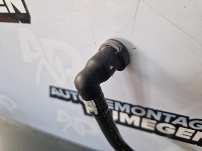 Conduit (divers) d'un Peugeot 208 I (CA/CC/CK/CL) 1.2 Vti 12V PureTech 82 2018