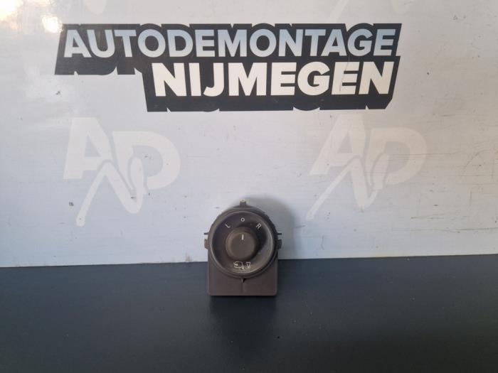 Używane Przelacznik lusterka Opel Mokka/Mokka X 1.4 Turbo 16V 4x2 Cena na żądanie oferowane przez Autodemontage Nijmegen