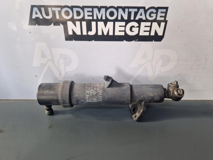 Używane Spryskiwacz reflektorów Mercedes CLK (R209) 3.2 320 V6 18V Cena na żądanie oferowane przez Autodemontage Nijmegen