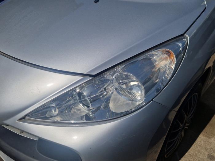 Używane Reflektor lewy Peugeot 207/207+ (WA/WC/WM) 1.6 16V GT THP Cena na żądanie oferowane przez Autodemontage Nijmegen