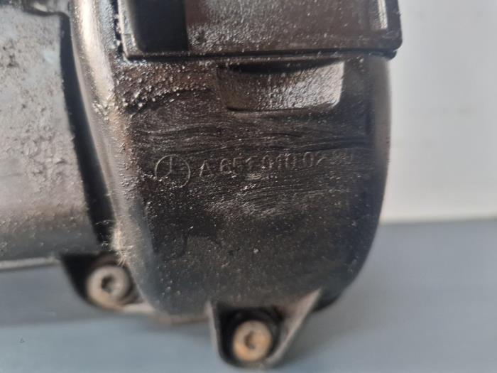 Ventildeckel van een Mercedes-Benz Sprinter 3,5t (906.63) 313 CDI 16V 2010