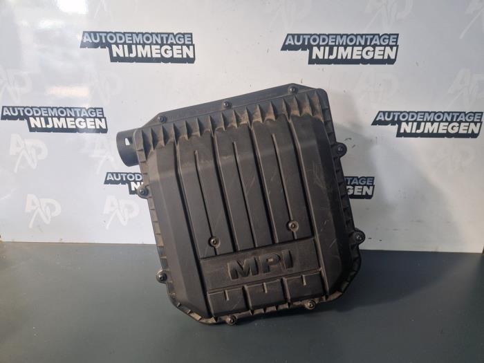 Begagnade Luftfilterhus Volkswagen Polo V (6R) 1.0 12V BlueMotion Technology Pris på förfrågan erbjuds av Autodemontage Nijmegen