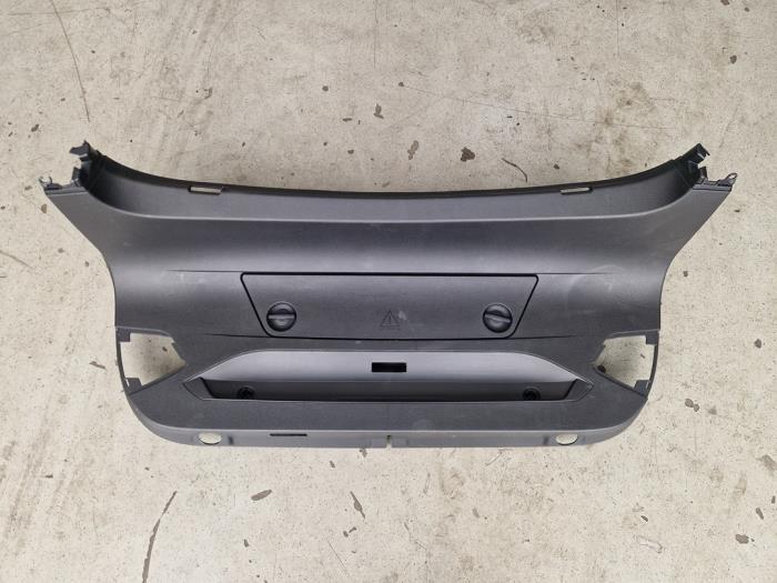 Używane Tapicerka tylnej klapy BMW 4 serie Gran Coupe (F36) 418i 1.5 TwinPower Turbo 12V Cena na żądanie oferowane przez Autodemontage Nijmegen
