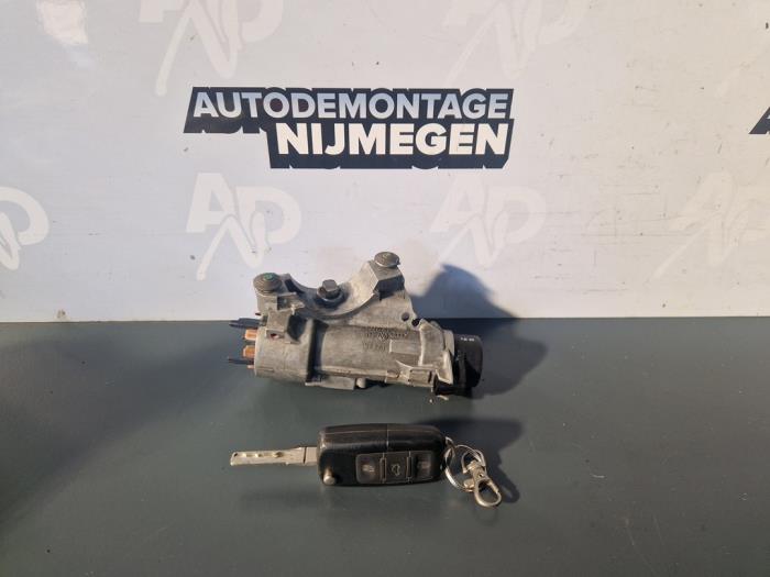 Używane Stacyjka + Kluczyk Skoda Fabia II (5J) 1.4i 16V Cena na żądanie oferowane przez Autodemontage Nijmegen