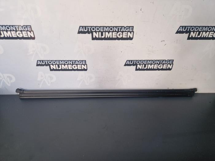 Używane Guma szyby Volkswagen Tiguan (AD1) 1.5 TSI 16V Cena na żądanie oferowane przez Autodemontage Nijmegen