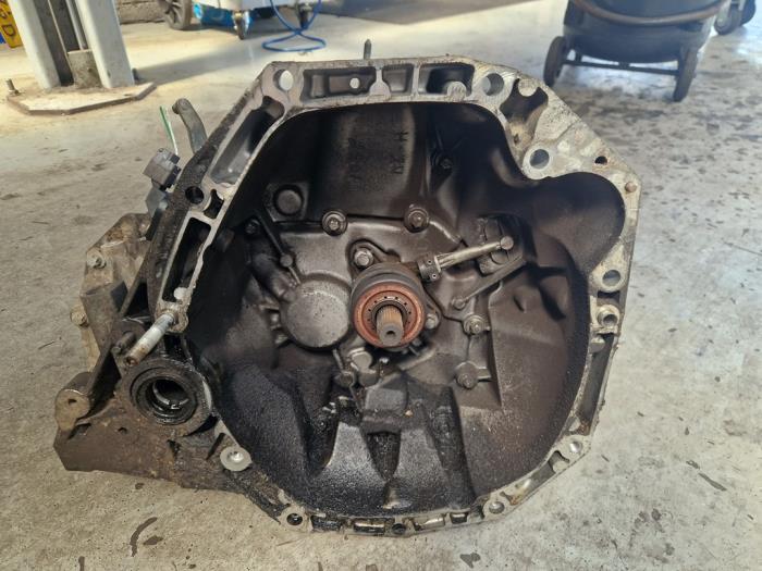 Gebrauchte Getriebe Renault Kangoo Express (FW) 1.5 dCi 90 FAP Preis auf Anfrage angeboten von Autodemontage Nijmegen