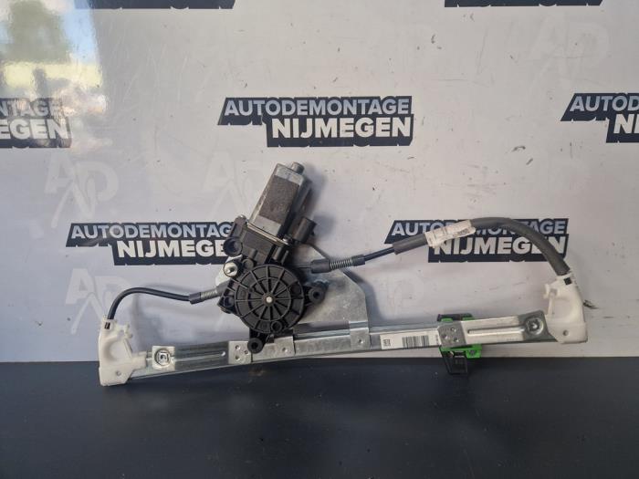 Begagnade Fönstermekanism, 2-dörrars, vänster fram Ford Ka II 1.2 Pris på förfrågan erbjuds av Autodemontage Nijmegen