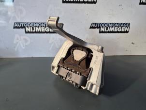 Engine mount from a Volkswagen Tiguan (AD1) 1.5 TSI 16V 2020