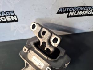 Engine mount from a Volkswagen Tiguan (AD1) 1.5 TSI 16V 2020