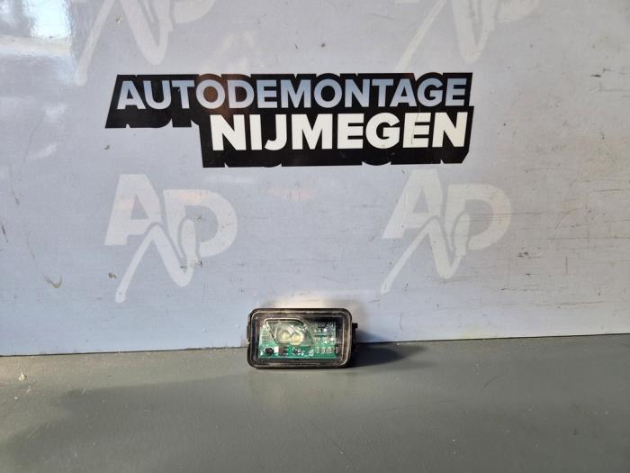 Begagnade Innerbelysning Volkswagen Tiguan (AD1) 1.5 TSI 16V Pris på förfrågan erbjuds av Autodemontage Nijmegen