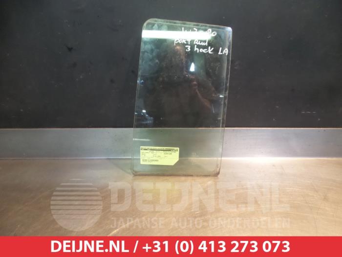 Usados Ventanilla triangular izquierda detrás Mazda 5 (CR19) 2.0 CiDT 16V Normal Power Precio € 35,00 Norma de margen ofrecido por V.Deijne Jap.Auto-onderdelen BV