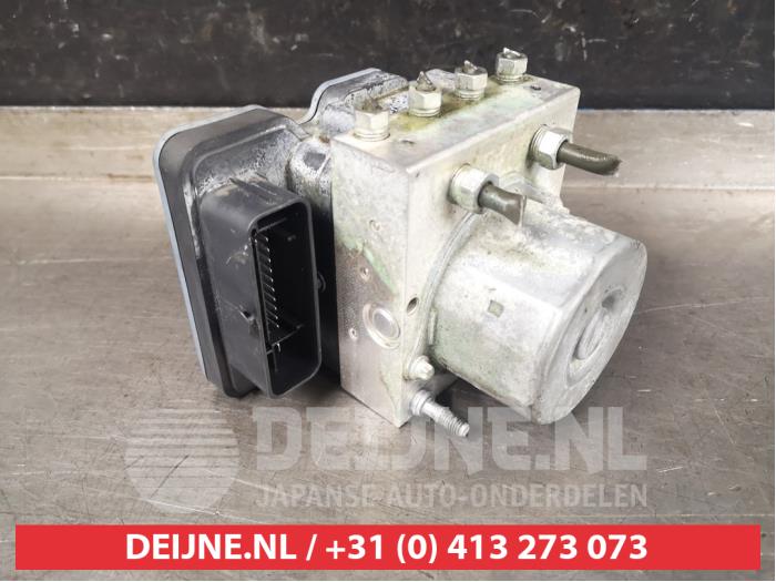 Begagnade ABS-pump Subaru BRZ (ZC6) 2.0 16V Pris € 200,00 Marginaltabell erbjuds av V.Deijne Jap.Auto-onderdelen BV