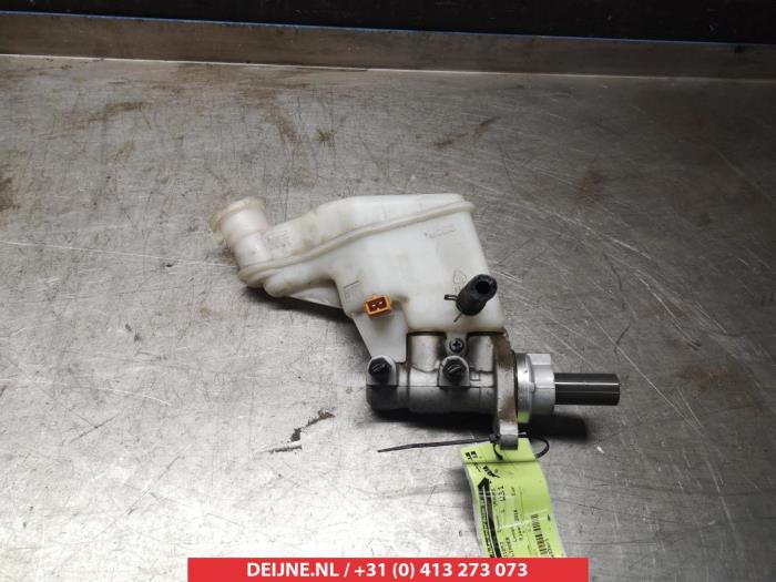 Used Master cylinder Kia Cee'd (JDB5) 1.4 CRDi 16V Price on request offered by V.Deijne Jap.Auto-onderdelen BV