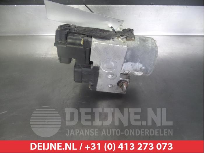 Usagé Pompe ABS Subaru Impreza II Plus (GG) 2.0 16V TS,GX 4x4 Prix € 75,00 Règlement à la marge proposé par V.Deijne Jap.Auto-onderdelen BV