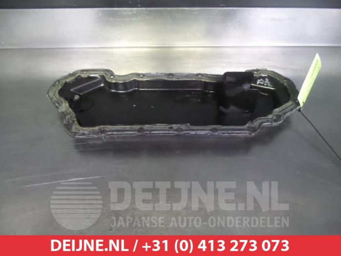 Usagé Couvercle carter Lexus IS (E2) 220d 16V Prix € 35,00 Règlement à la marge proposé par V.Deijne Jap.Auto-onderdelen BV