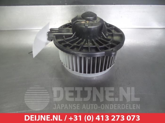 Motor de ventilador de calefactor de un Suzuki Liana (ERC/ERD/RH4) 1.3 MPi 16V 2003