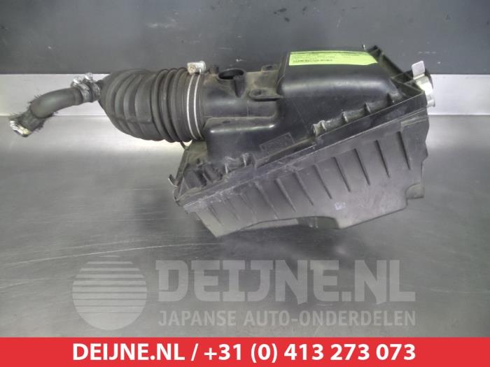 Begagnade Luftfilterhus Toyota Avensis (T25/B1B) 2.2 D-4D 16V Pris € 25,00 Marginaltabell erbjuds av V.Deijne Jap.Auto-onderdelen BV