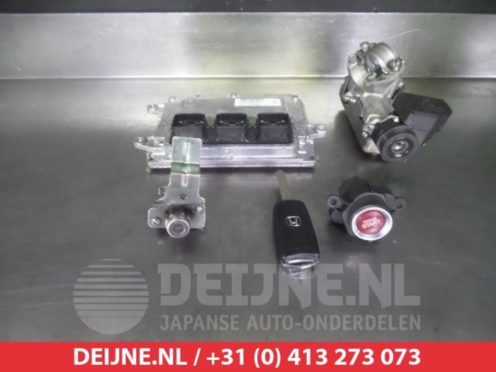 Used Engine management computer Honda CR-Z (ZF1) 1.5 IMA 16V Price € 125,00 Margin scheme offered by V.Deijne Jap.Auto-onderdelen BV