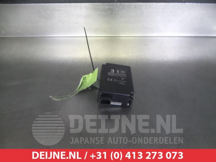 Begagnade Däcktrycksmodul Toyota Auris (E18) 1.6 Dual VVT-i 16V Pris € 40,00 Marginaltabell erbjuds av V.Deijne Jap.Auto-onderdelen BV