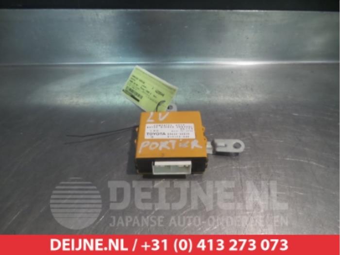 Begagnade Elspegelmodul Toyota Land Cruiser 100 (J10) 4.2 TDI 100 24V Pris € 25,00 Marginaltabell erbjuds av V.Deijne Jap.Auto-onderdelen BV
