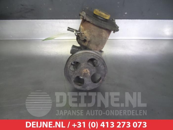 Usagé Pompe de direction Subaru Forester (SF) 2.0 16V X Prix € 50,00 Règlement à la marge proposé par V.Deijne Jap.Auto-onderdelen BV