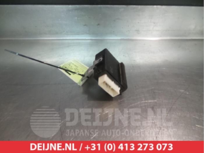 Używane Modul wycieraczek Lexus CT 200h 1.8 16V Cena na żądanie oferowane przez V.Deijne Jap.Auto-onderdelen BV