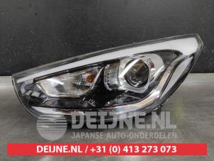 Used Headlight, left Hyundai iX35 (LM) 1.6 GDI 16V Price € 250,00 Margin scheme offered by V.Deijne Jap.Auto-onderdelen BV