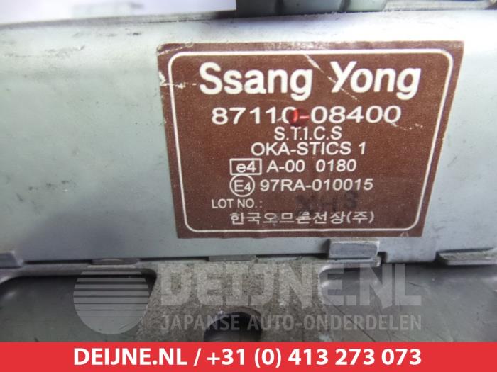 Alarm module from a SsangYong Rexton 2.9 TD GLX 2003