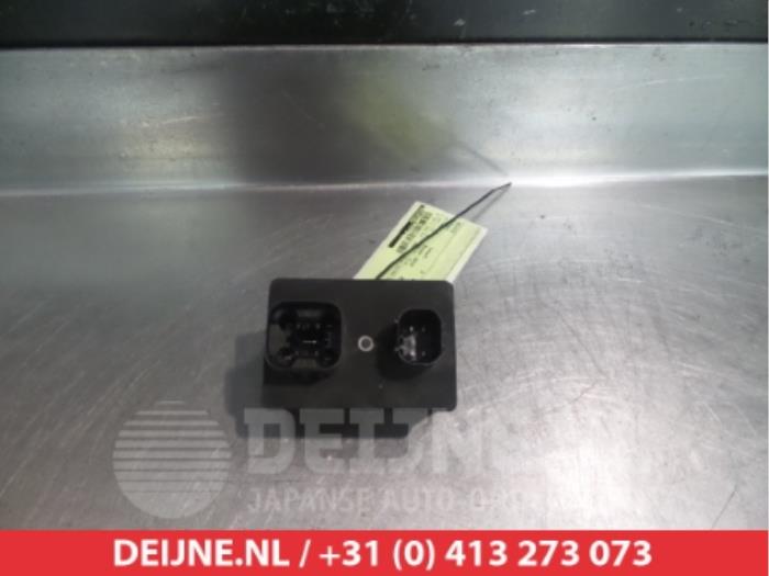 Glow plug relay Suzuki Vitara 1.6 16V DDiS 0281003043