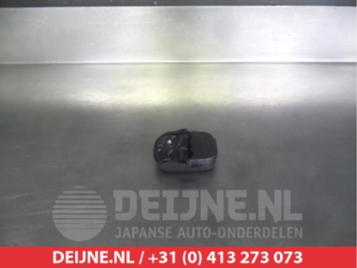 Begagnade Regnsensor Chevrolet Captiva (C100) 2.0 CDTI 16V 150 4x4 Pris € 25,00 Marginaltabell erbjuds av V.Deijne Jap.Auto-onderdelen BV